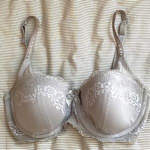 DKNY Light Gray Lace Bra Size 32DD / 32E